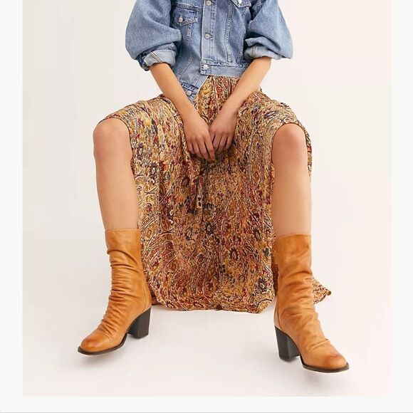 Free People Tan Elle Slouchy Leather Block Heel Boot Size 38 (7.5) - Picture 15 of 15